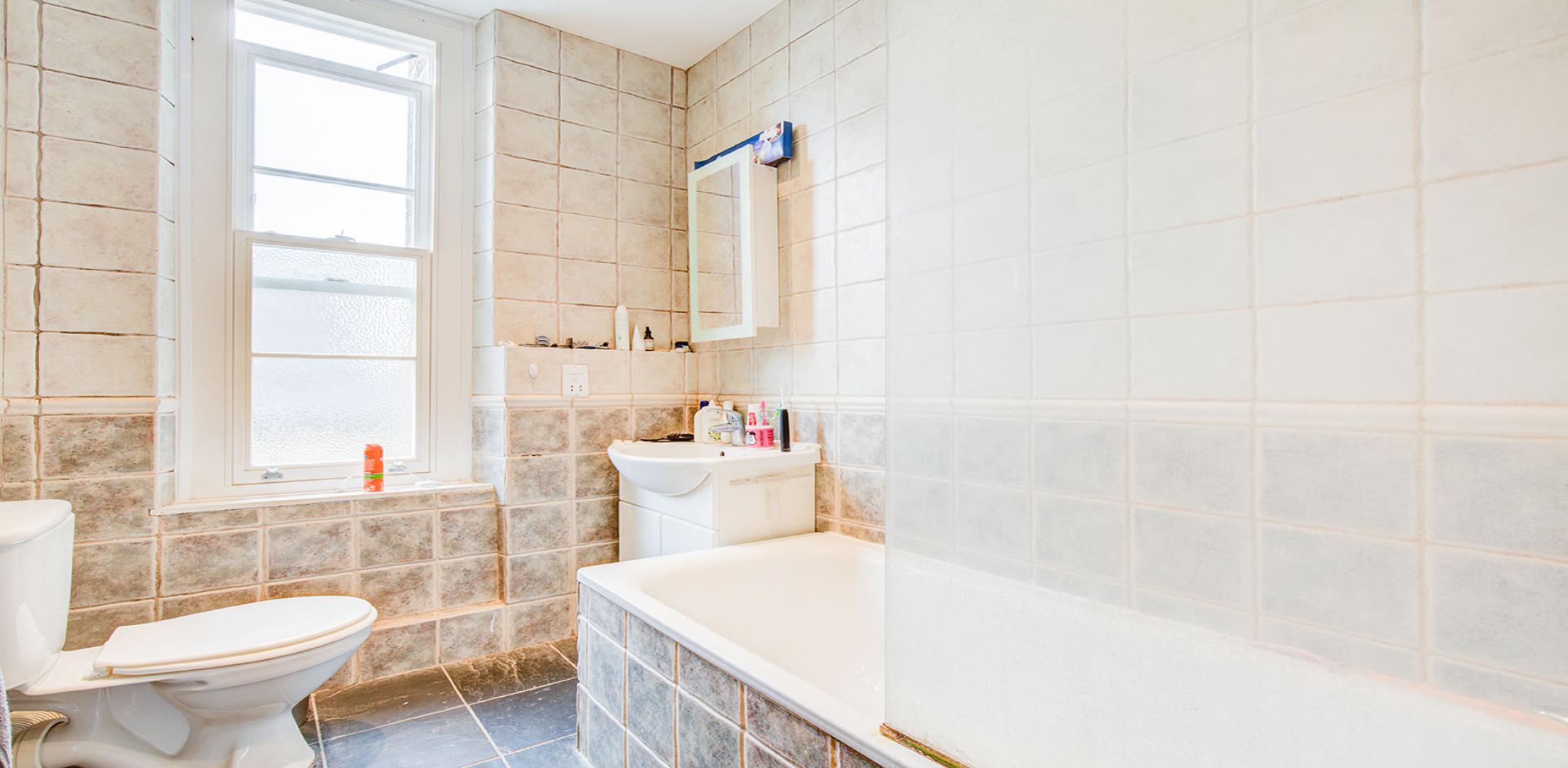 			2 Bedroom, 1 bath, 1 reception Apartment			 West End Lane, WEST HAMPSTEAD